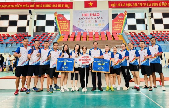 Công ty TNHH Xổ số kiến thiết Bình Thuận lập cú đúp Giải Nhì tại Hội thao Khối thi đua số 8