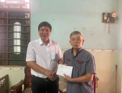 Công ty Xổ số kiến thiết Bình Thuận thăm gia đình chính sách