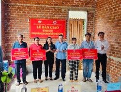 Trao Nhà Đại đoàn kết - Công ty TNHH Xổ số kiến thiết Bình Thuận chung tay lan tỏa yêu thương