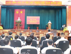 Đảng bô Công ty TNHH Xổ số kiến thiết Bình Thuận tổ chức lớp thứ hai về việc học tập, quán triệt và triển khai chuyên đề năm 2024.