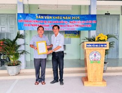 Thắp sáng ước mơ học đường từ phong trào Dân vận khéo của Chi bộ Phòng Kinh doanh